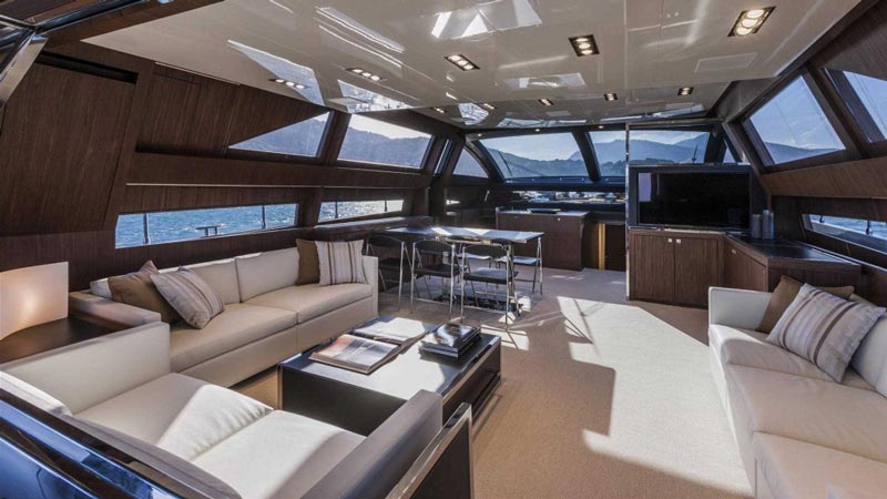 Interni degli yacht di lusso Riva